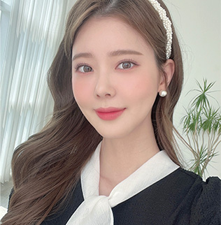 main_selfie_img main_selfie_img
