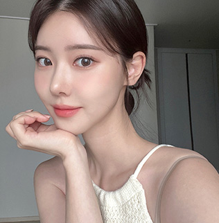 main_selfie_img3 main_selfie_img3